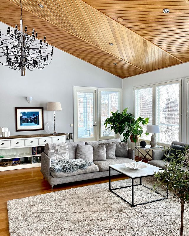 Statement Ceiling Using Wood Paneling. Photo by Instagram user @aarnmee