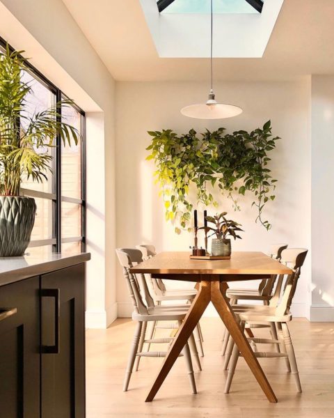 18 Ideas for Designing an Accent Wall | Extra Space Storage\