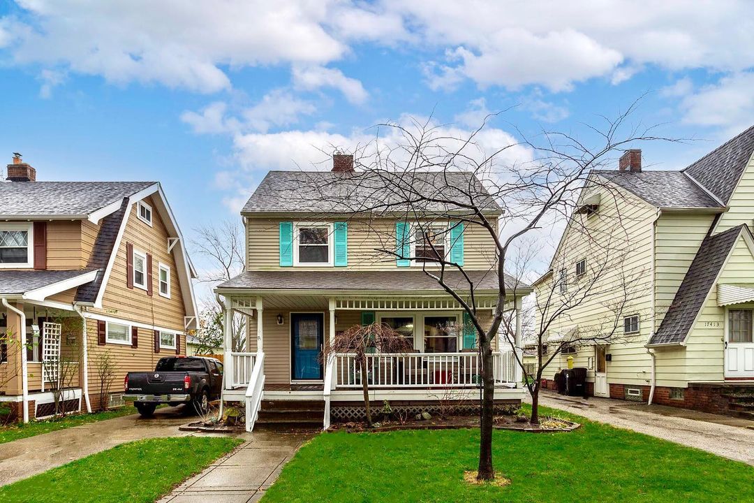 Cape Cod Home in Kamm's Corner, Cleveland. Photo by Instagram user @austincupachphoto