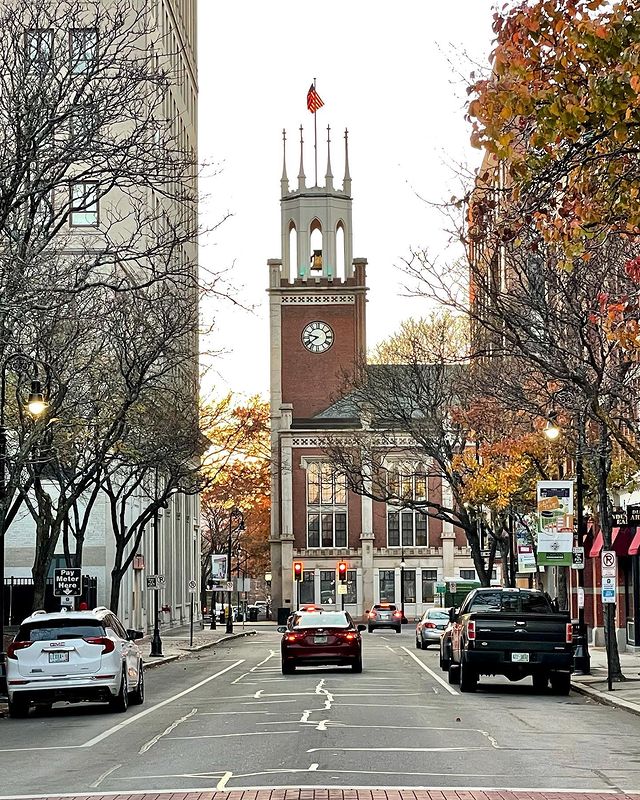 Photo Looking Down Hanover St in Manchester, NH. Photo by Instagram user @todayinmanchester