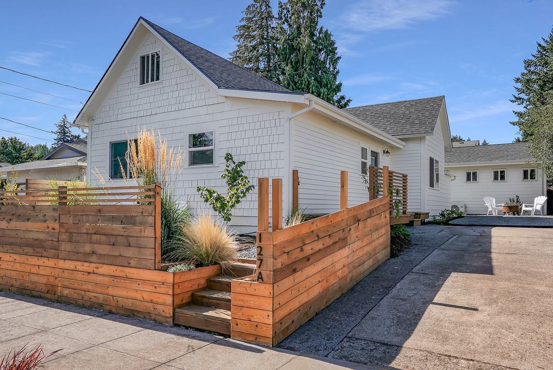 Small Bungalow with Extra Room Built Behind the Home. Photo by Instagram user @caplenergroup