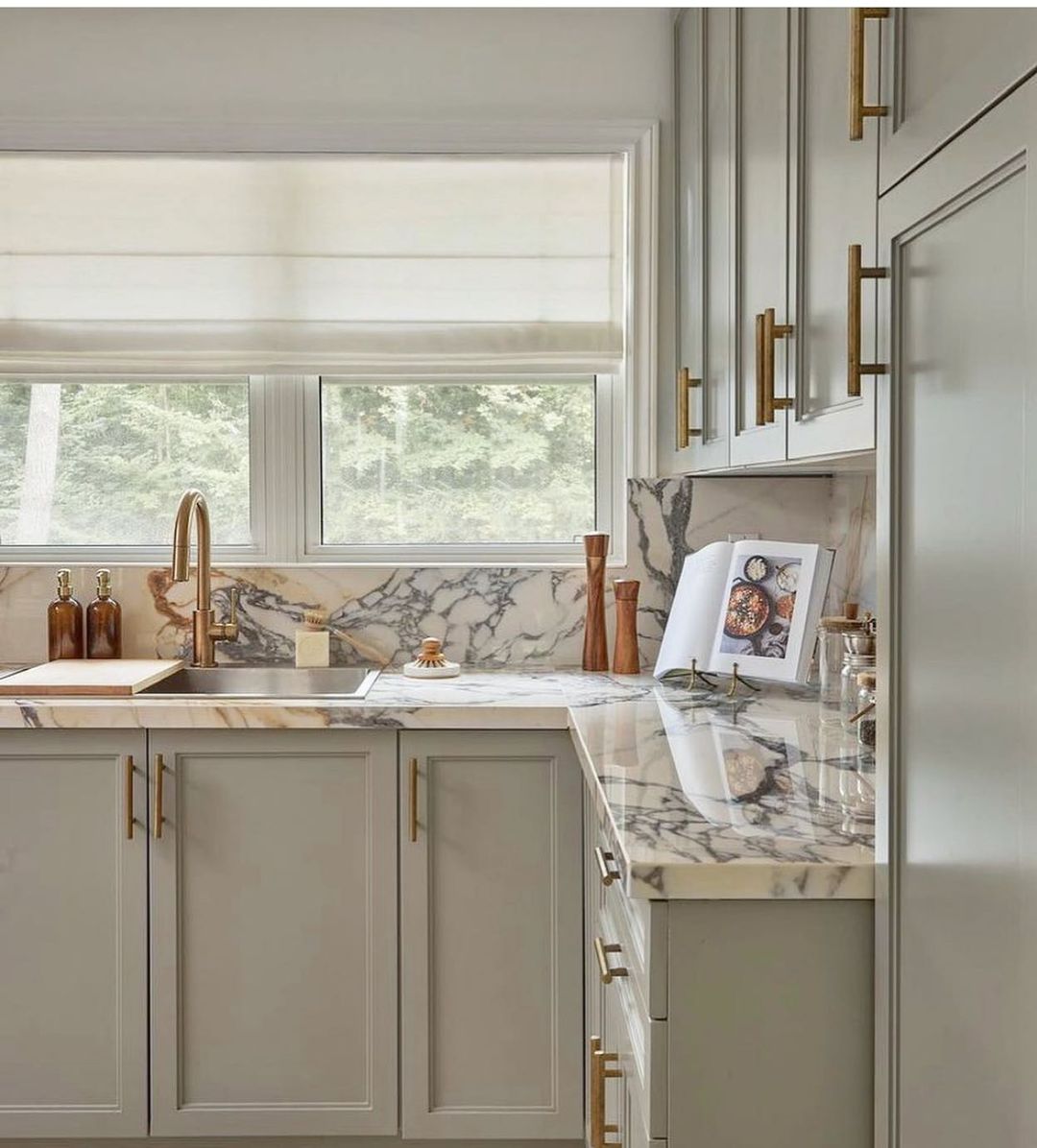 Kitchen with Calacatta Paonazzo porcelain countertops. Photo by Instagram user @seabrightlane.