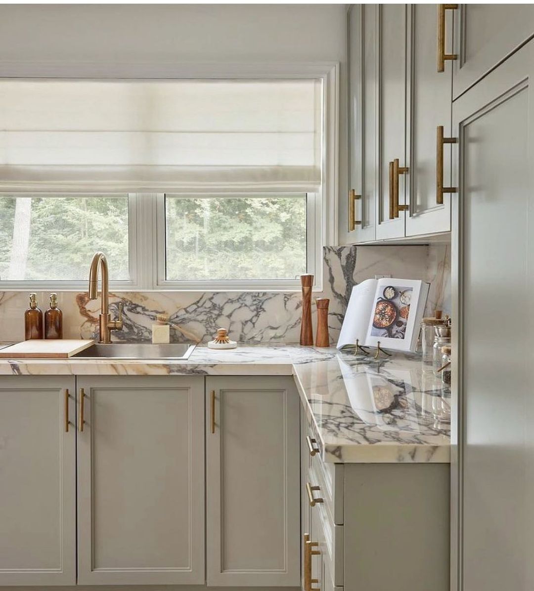 Kitchen with Calacatta Paonazzo porcelain countertops. Photo by Instagram user @seabrightlane.