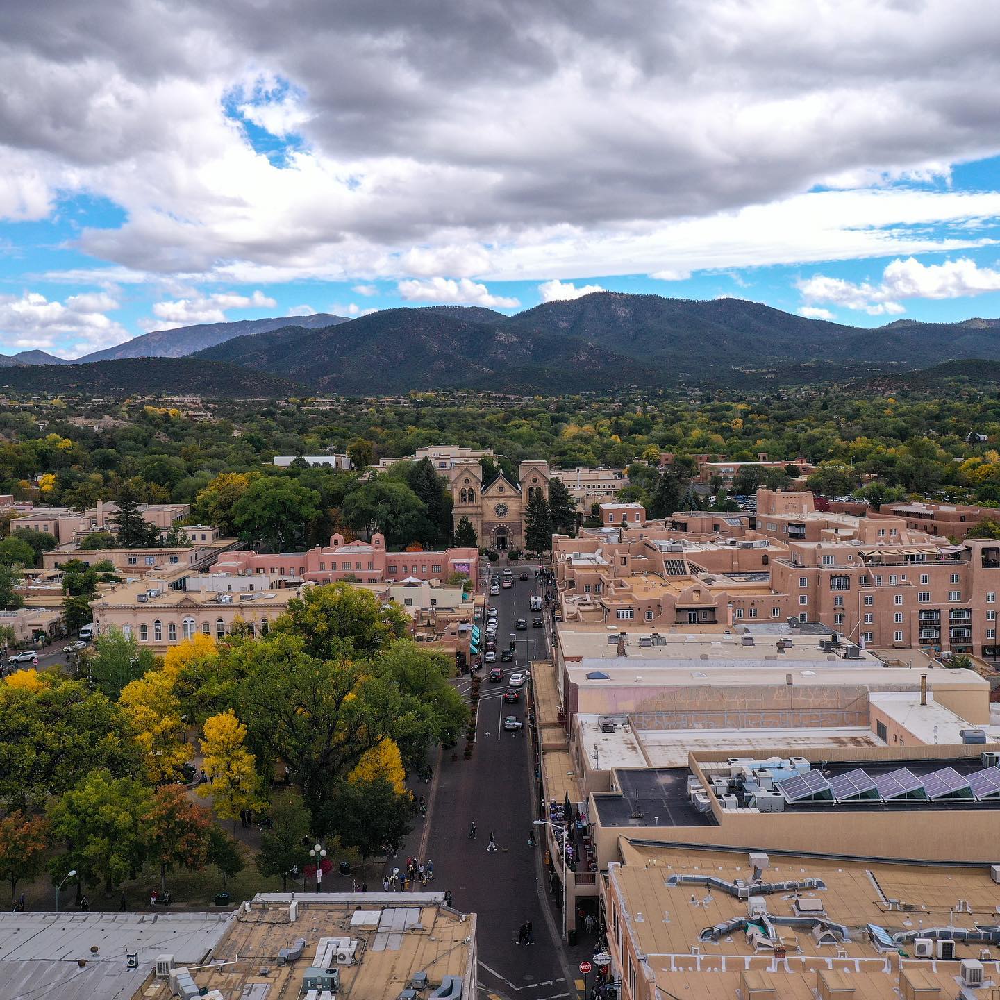 Skyline view of Santa Fe, NM. Photo by @perrydapenguin