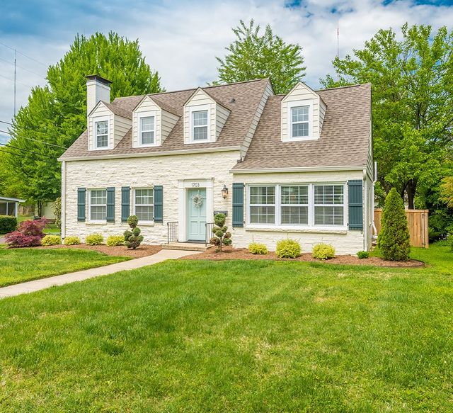 A white stone home in Knoxville, TN. Photo by Instagram user @juliajubranrealtor