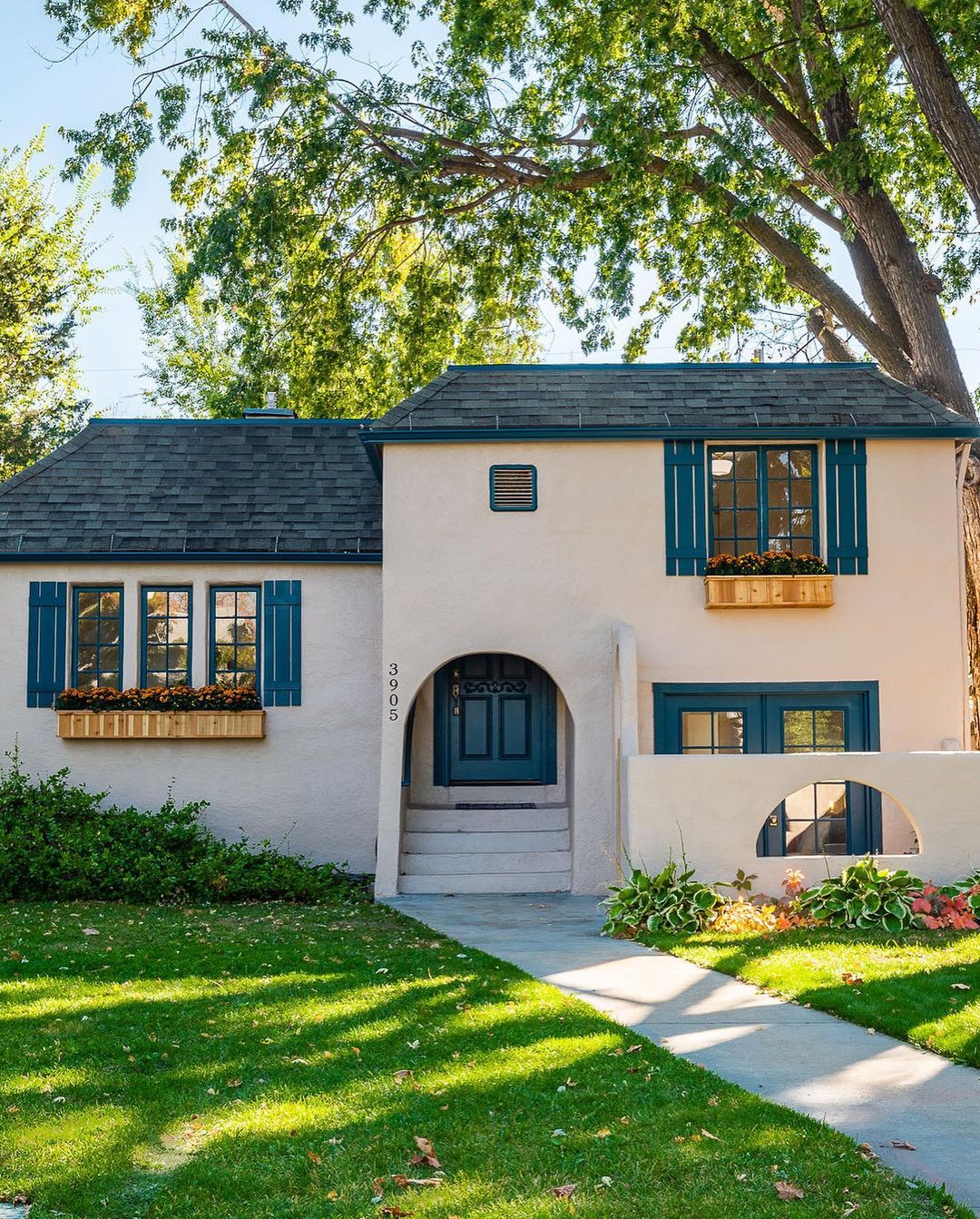A large home is pictured in Boise's Highlands neighborhood. Photo by Instagram user @travissellsidahomes.