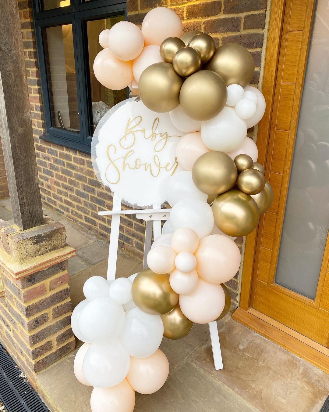 Baby shower balloons are pictures. Photo by Instagram user @thelittlepropcompany.