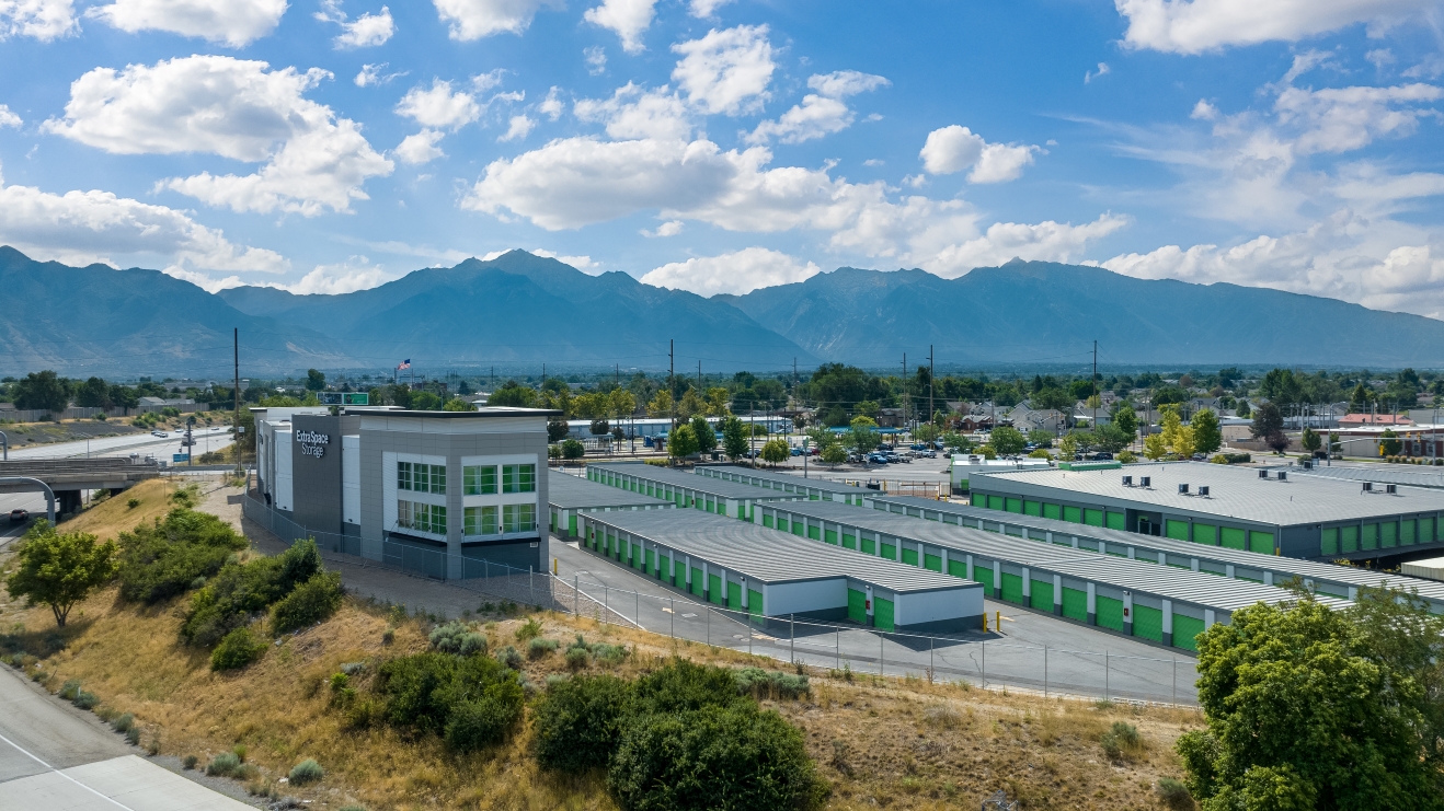 Exterior image of the recently expanded Murray, UT storage facility at S Cottonwood St