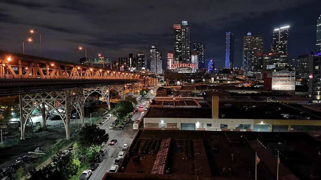 Queens cityscape at night
