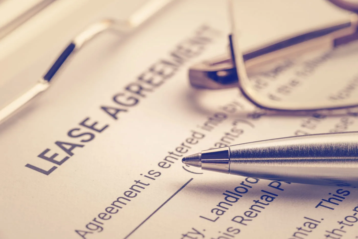 Signing a lease agreement