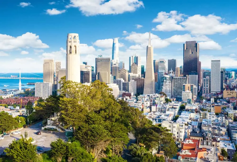 A photo of the San Francisco skyline.