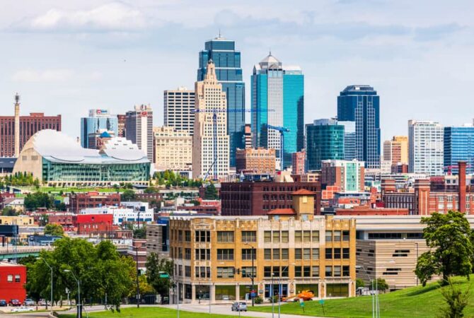 A skyline view of Kansas City, MO.