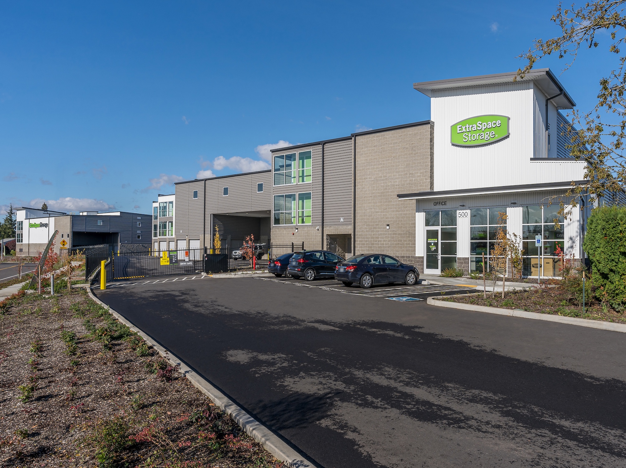 Picture of a modern Extra Space Storage facility in Vancouver, WA during the day. The property is clean and well-maintained.