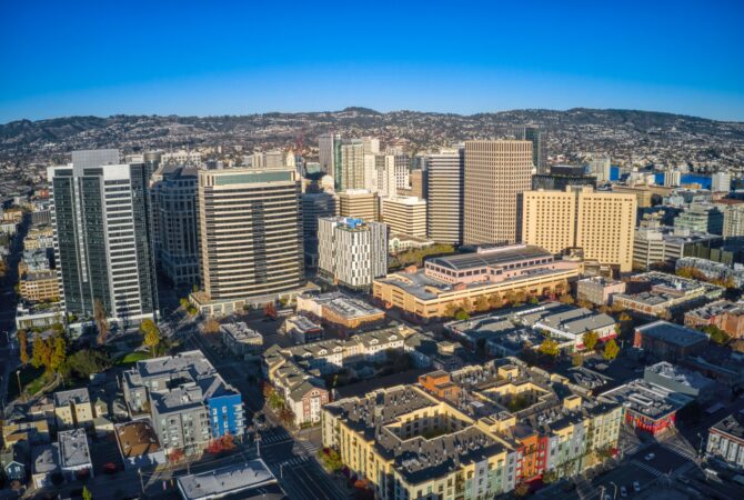 A skyline image of Oakland,CA.