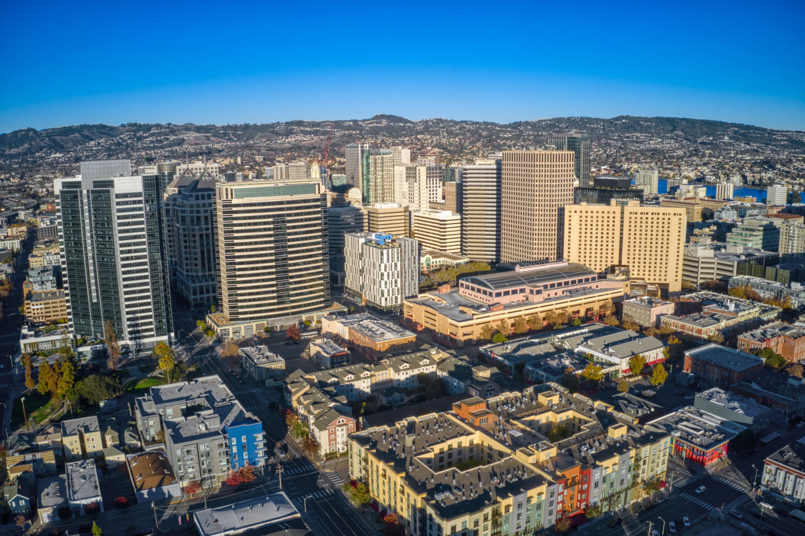 A skyline image of Oakland,CA.