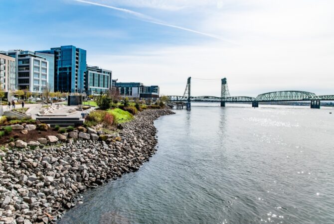 The Oregon-Washington Bridge in Vancouver, VA along the water