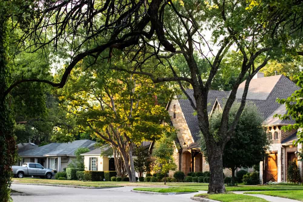 5 Best Places to Buy a Home in Dallas in 2023 | Extra Space Storage