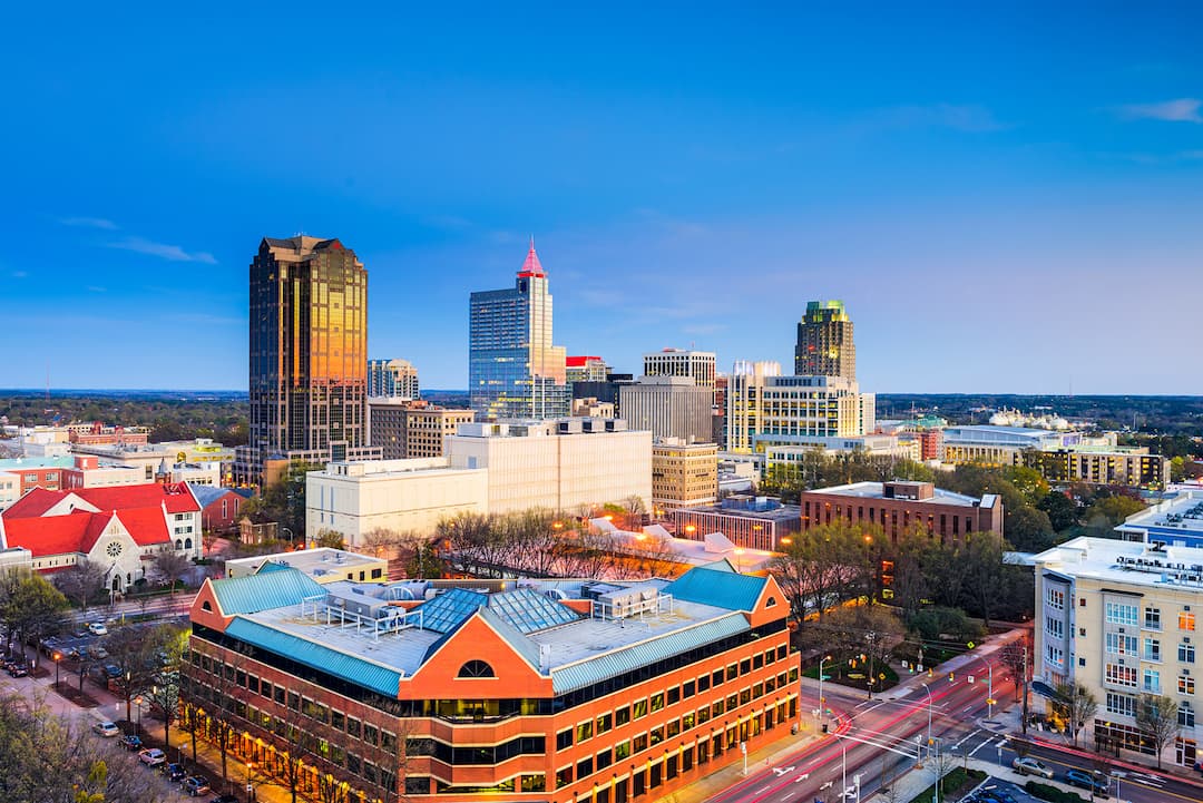 11 Pros & Cons of Living in Raleigh | Extra Space Storage 11 Pros & Cons of Living in Raleigh | Extra Space Storage